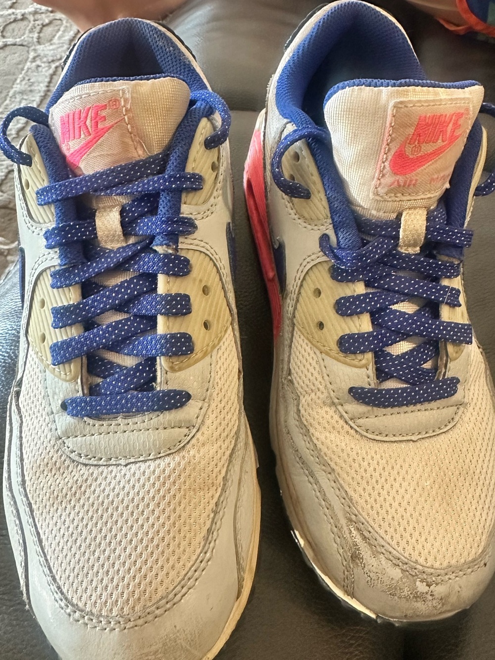 Nike  Sneakers with Blue Laces and hot Pink Logo